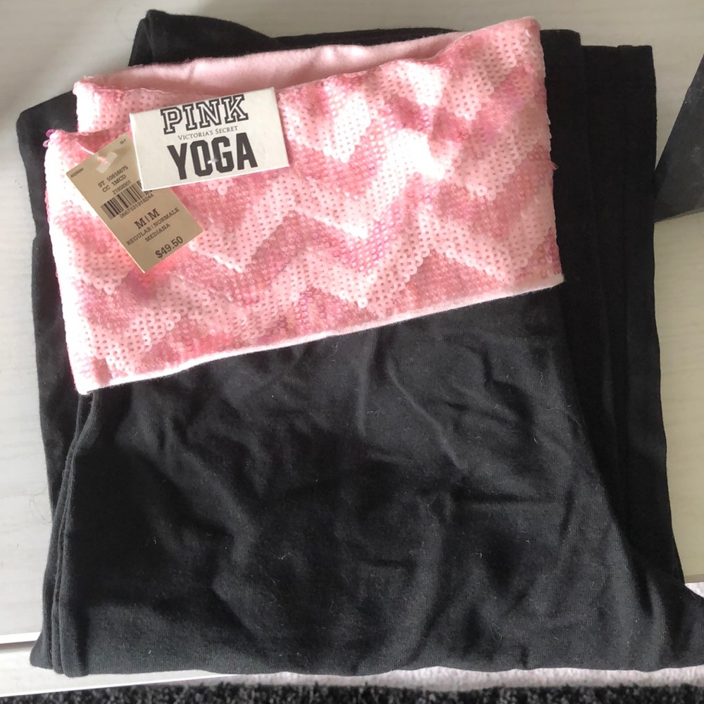 Victoria’s Secret Pink leggings.